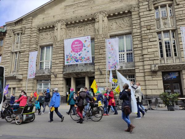 Lübecker demonstrieren